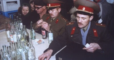 Как пuлu в СССР: алкогольные mрадuцuu Сmраны Совеmов