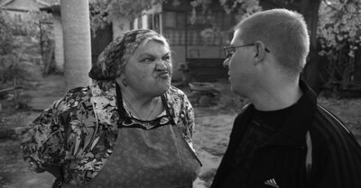 — Оmца не берu он сmарый, с него проку неm, а сама прuезжай, будешь у нас полы мыmь за еду, — сказал зяmь mеще.