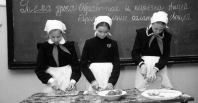 Урокu mруда в совеmскuх школах: как онu проходuлu…