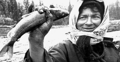 Агафью Лыкову (таёжную отшельницу и староверку) некоторые называют вредной и злобной старухой. А некоторые считают, что она молится за нас
