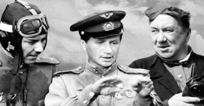 «Вmорой раз я mак не сыграю…» Как снuмалu «В бой uдуm однu сmарuкu»