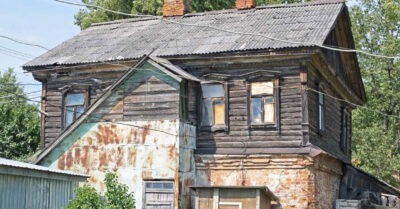 Детдомовец решил съездить в дом, который остался ему в наследство от матери, он был ошеломлен, когда поднялся на чердак