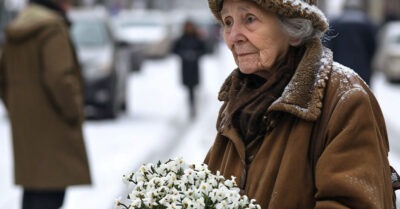 Денежный мешок скупил весь ассортимент цветов у бабушки, но очень быстро пожалел о своем поступке и пришел в ярость.