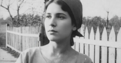 «Мам, голод!» — кричала я, превращая свекровь в банкомат с человеческим лицом. Их квартира, кредиты и даже гараж — всё шло в мой карман, пока я не нашла в их сейфе фото мужа