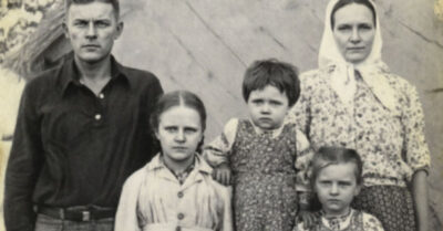 Эта проклятая мельница молола человеческие души в сладкий дурман, превращая голодную деревню в стадо слепых счастливцев, готовых отдать глаза за иллюзию сытой жизни