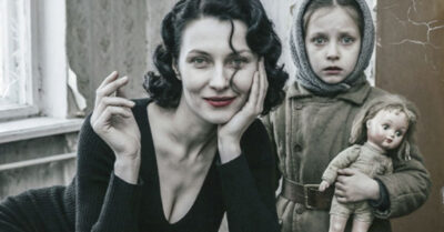 1941 г. Мать заставила меня вынести малыша на мороз, чтобы мы не отошли с голоду, но когда я вернулась, она улыбнулась той самой жуткой улыбкой, которую я запомнила навсегда. Спустя двадцать лет